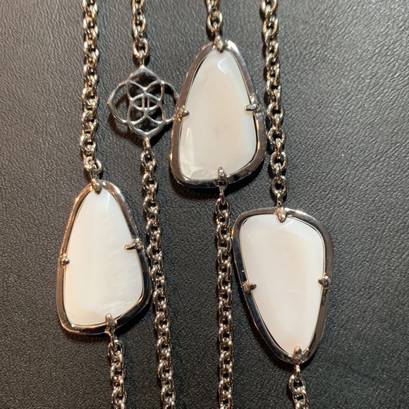 Kendra Scott Kinley Necklace - Picture 4 of 4